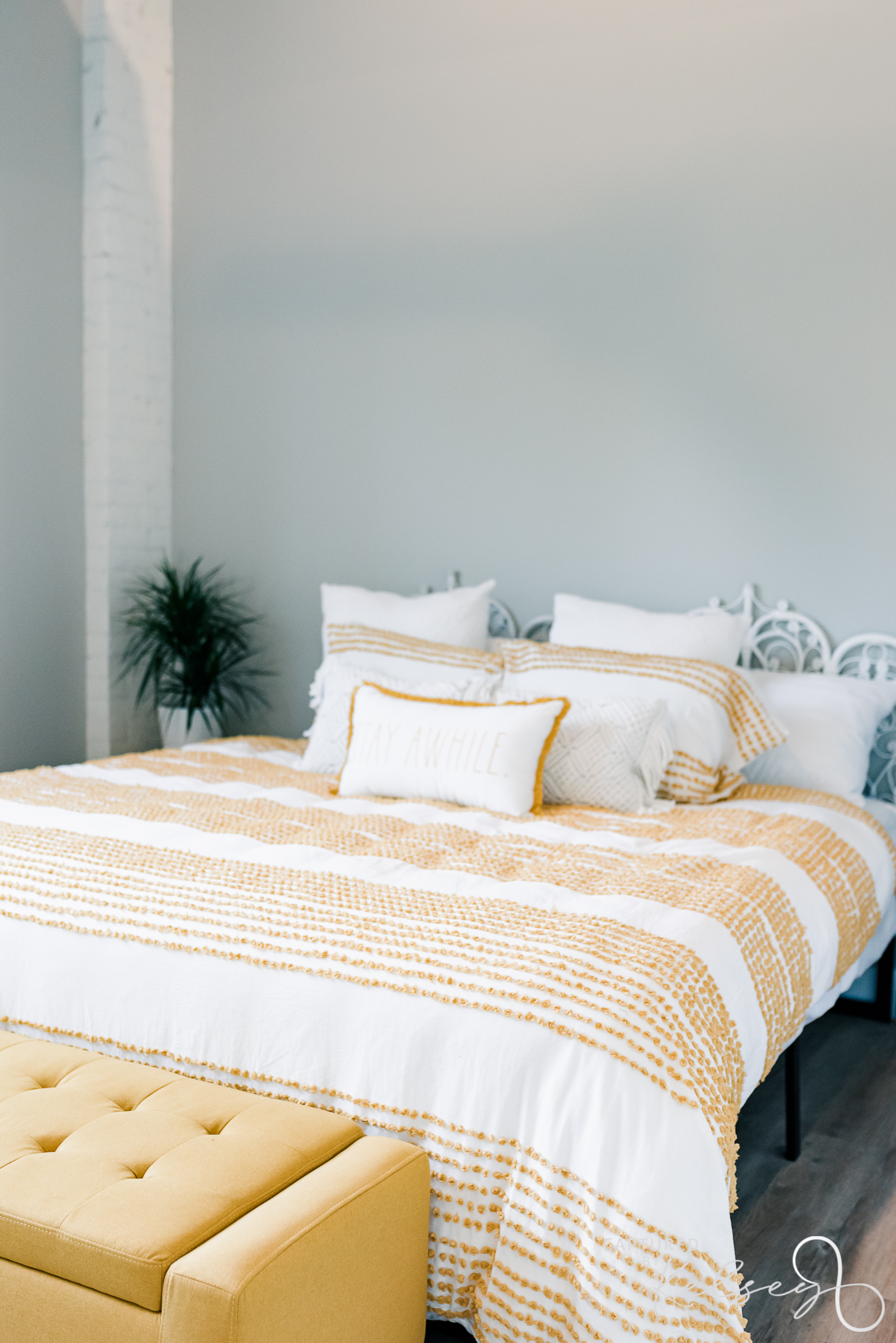 ANN-ARBOR-WEDDING-PHOTOGRAPHER-THE-COLLINS-OFF-MAIN-CAPTURED-BY-KELSEY-BLOG-11 the collins off main honeymoon suite bedroom with boho decor