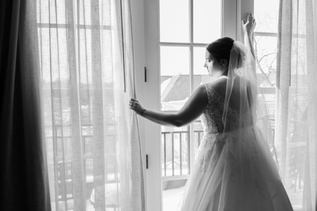 bride getting ready at Royal Park Hotel
