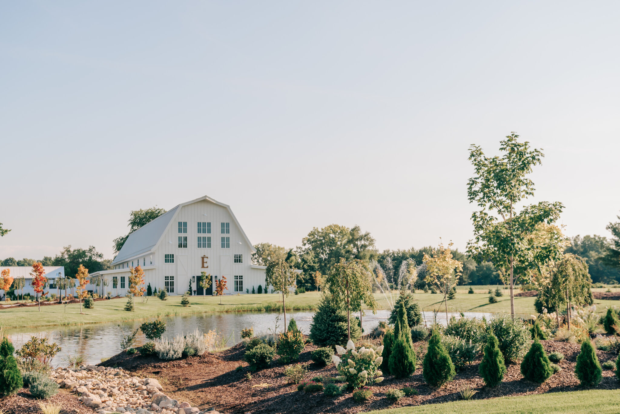 Etre Farms A Luxury Barn Wedding Venue in Michigan