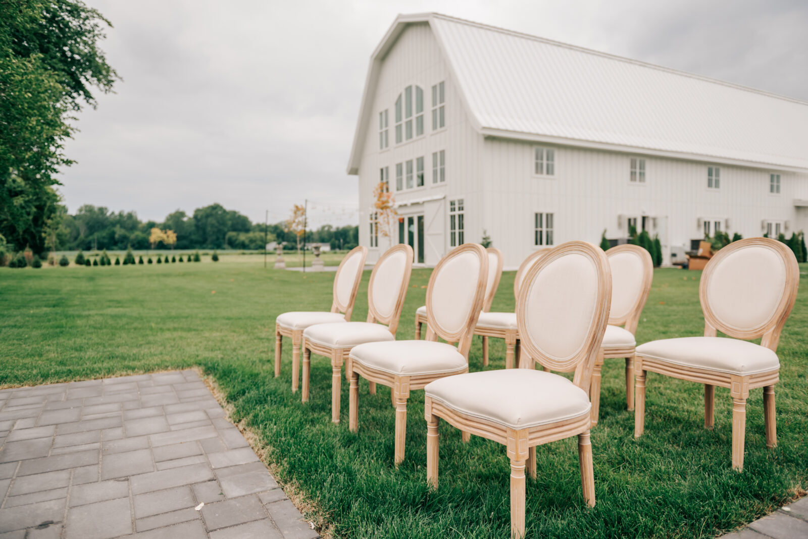 Etre Farms A Luxury Barn Wedding Venue in Michigan